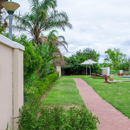 Bakenskraal Ostrich Palace Oudtshoorn Exteriör bild